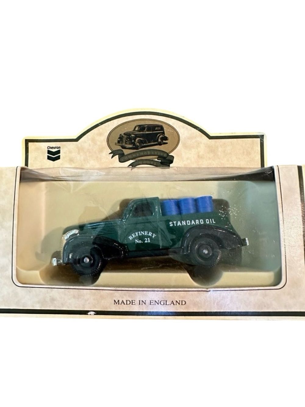 Diecast Car Bundle - green, Black & Red Models - Picture 13 of 13